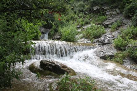 清凉山雨形飞瀑 又是大黑山好风光