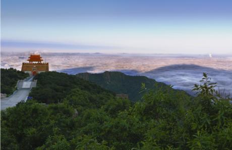 攀爬梦想山峰